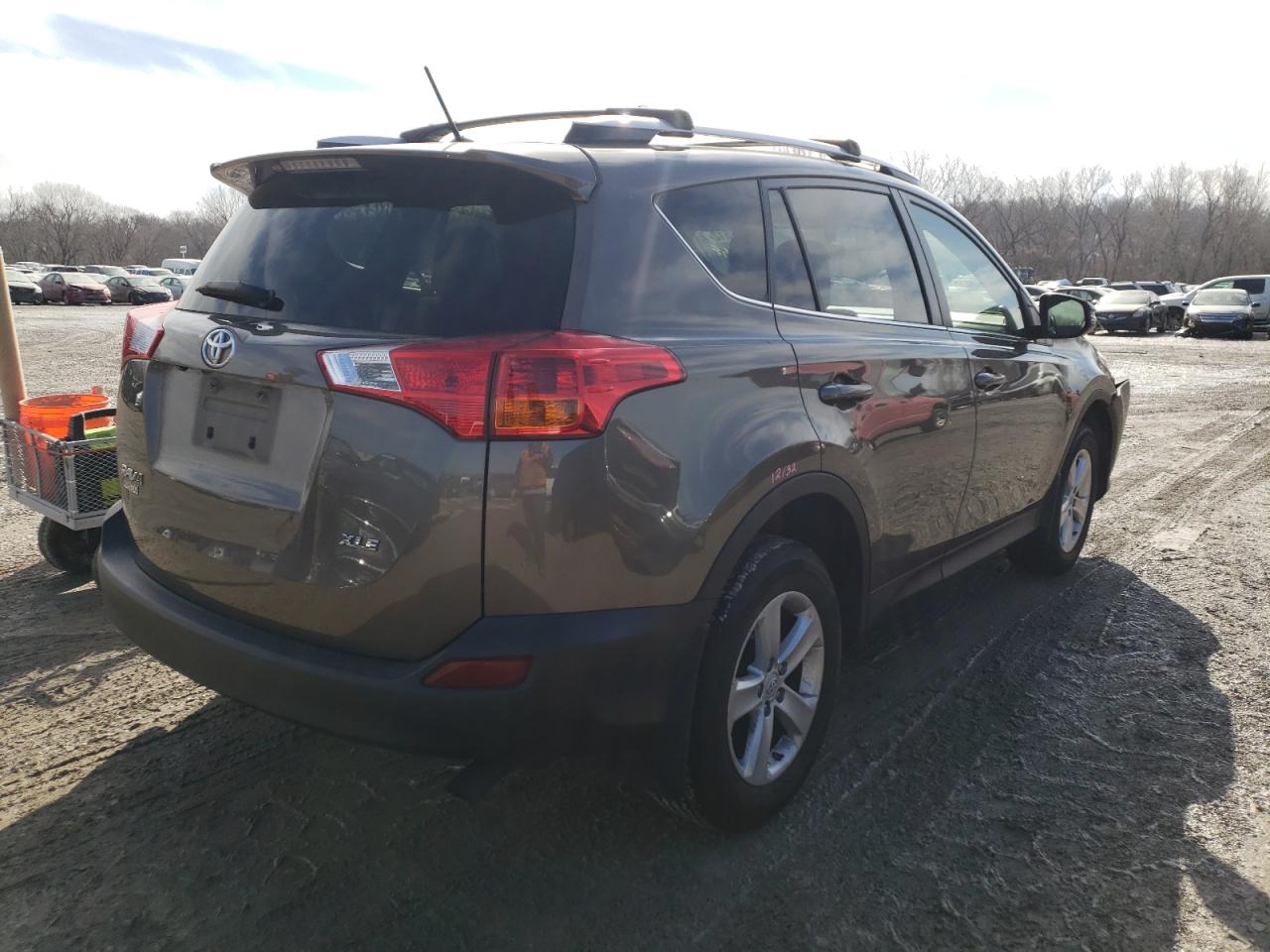 Photo 4 from auction – 2013 TOYOTA RAV4 XLE with VIN JTMWFREV9DD008288