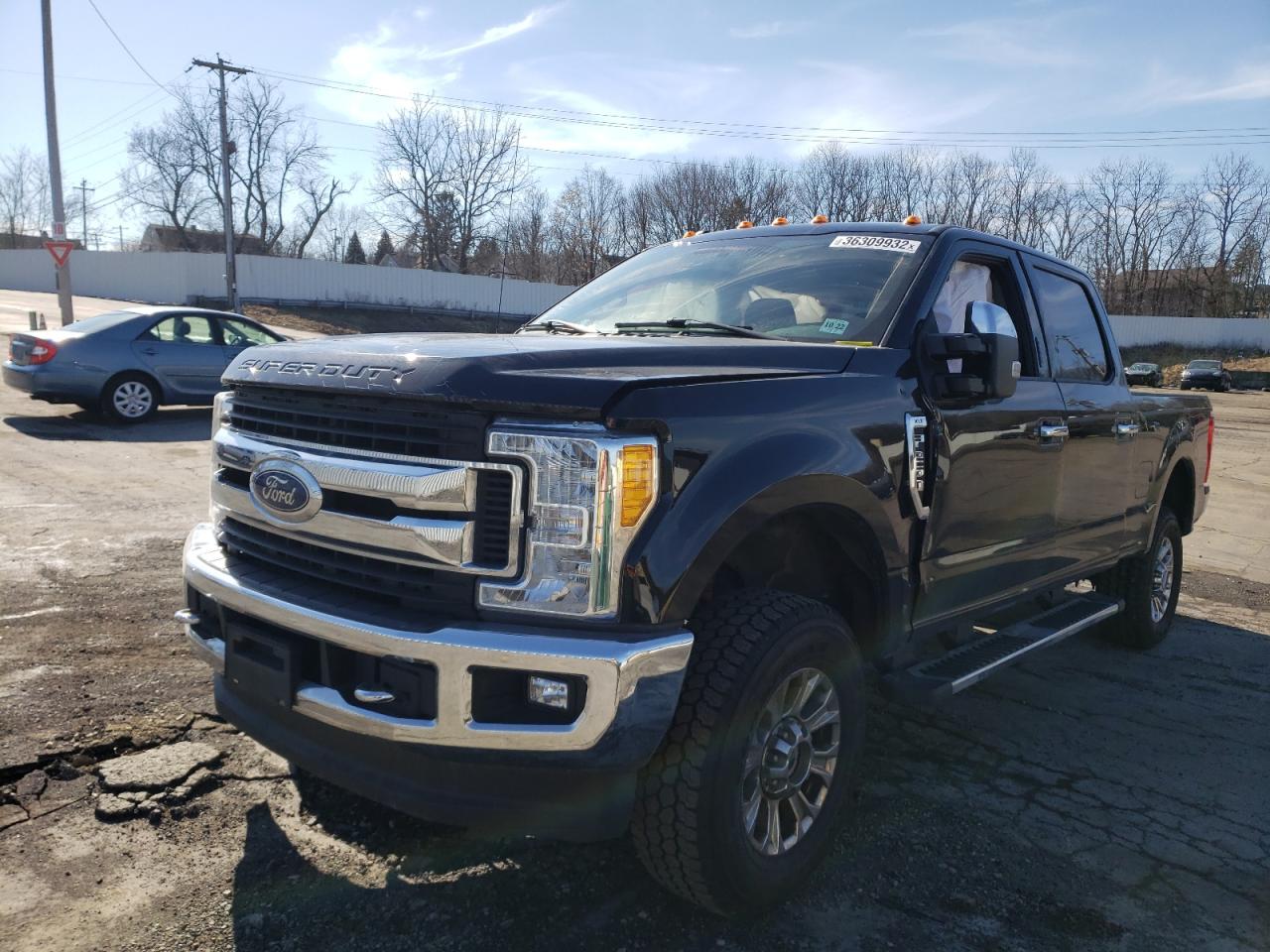 Photo 2 from auction – 2017 FORD F250 SUPER with VIN 1FT7W2B69HEC72636
