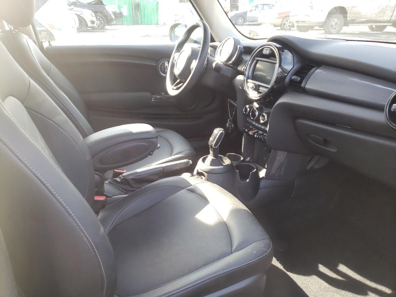 Photo 5 from auction – 2020 MINI COOPER with VIN WMWXR3C0XL2L54471