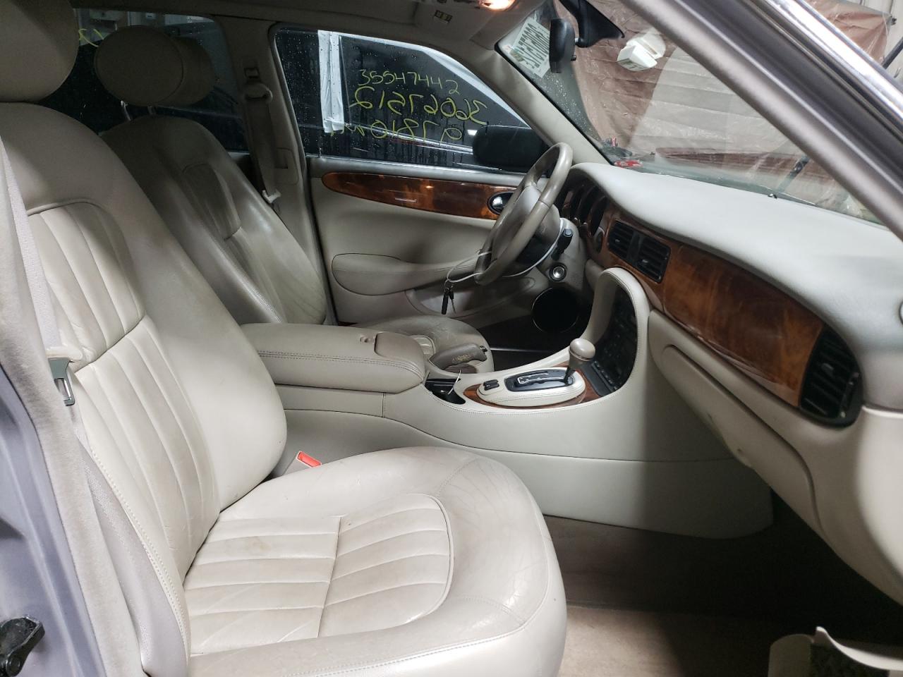 Photo 5 from auction – 2000 JAGUAR XJ8 with VIN SAJDA14C0YLF05933