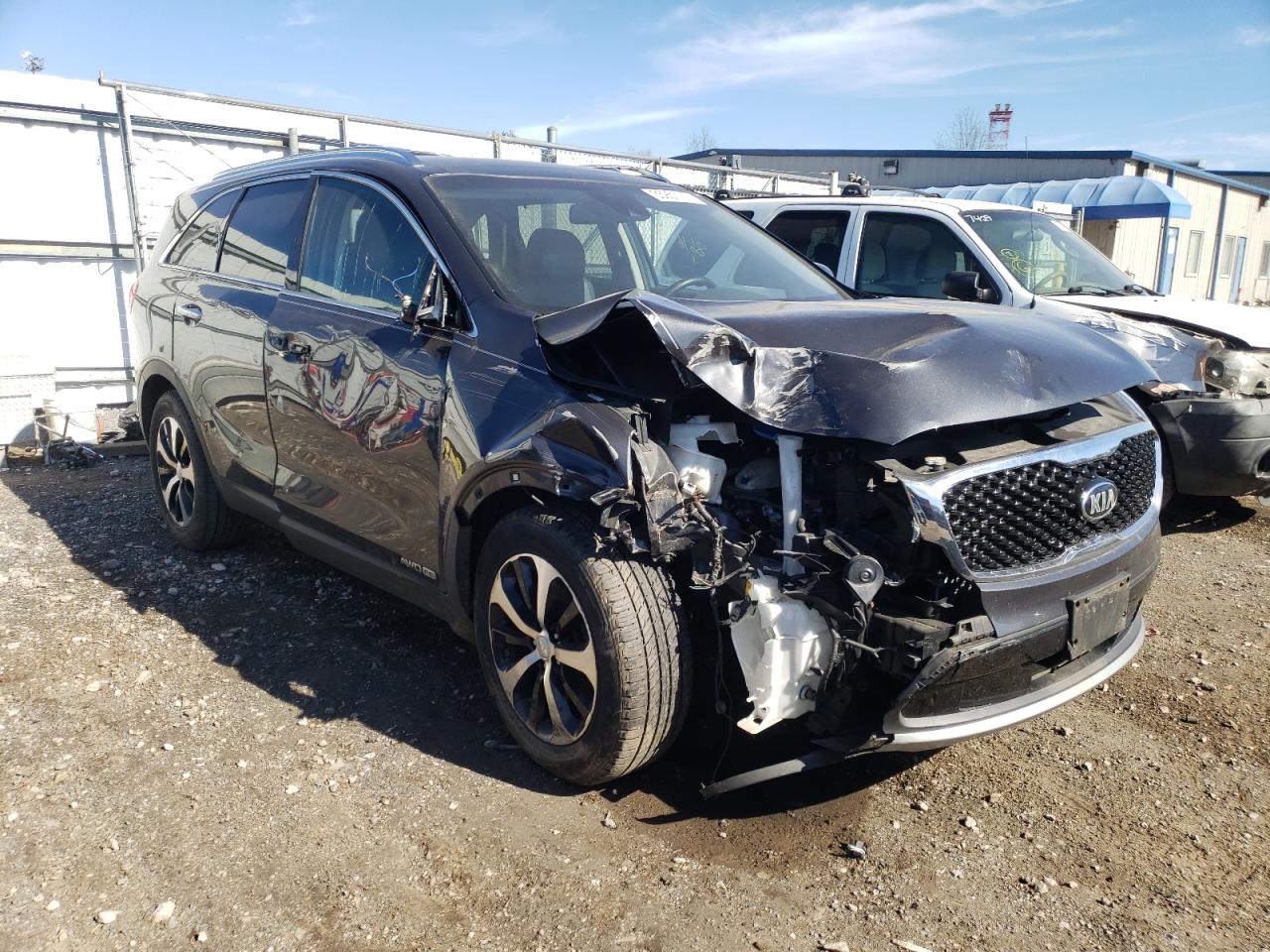 Photo 1 from auction – 2017 KIA SORENTO EX with VIN 5XYPHDA56HG323788