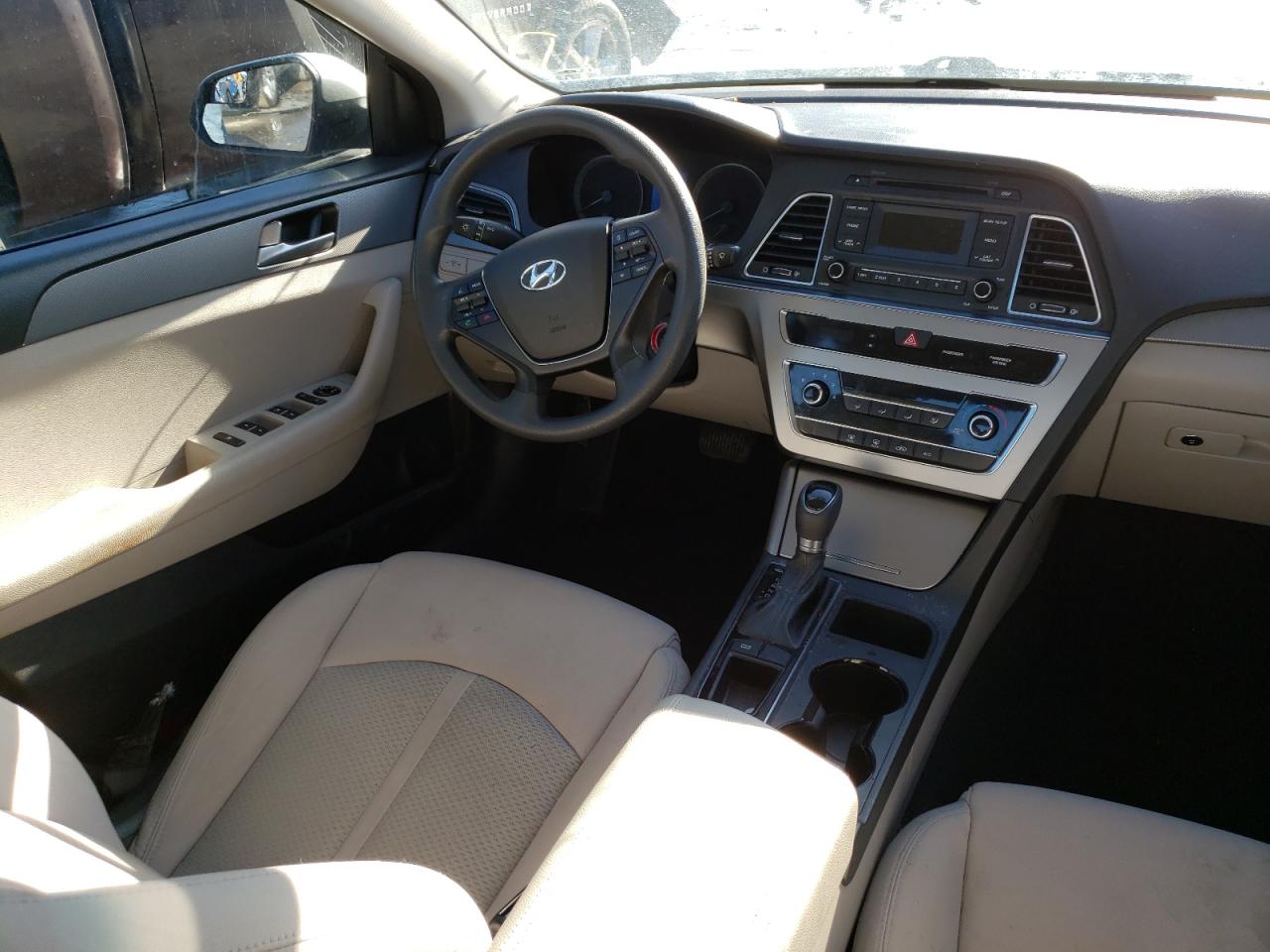 Photo 9 from auction – 2015 HYUNDAI SONATA SE with VIN 5NPE24AF2FH230838