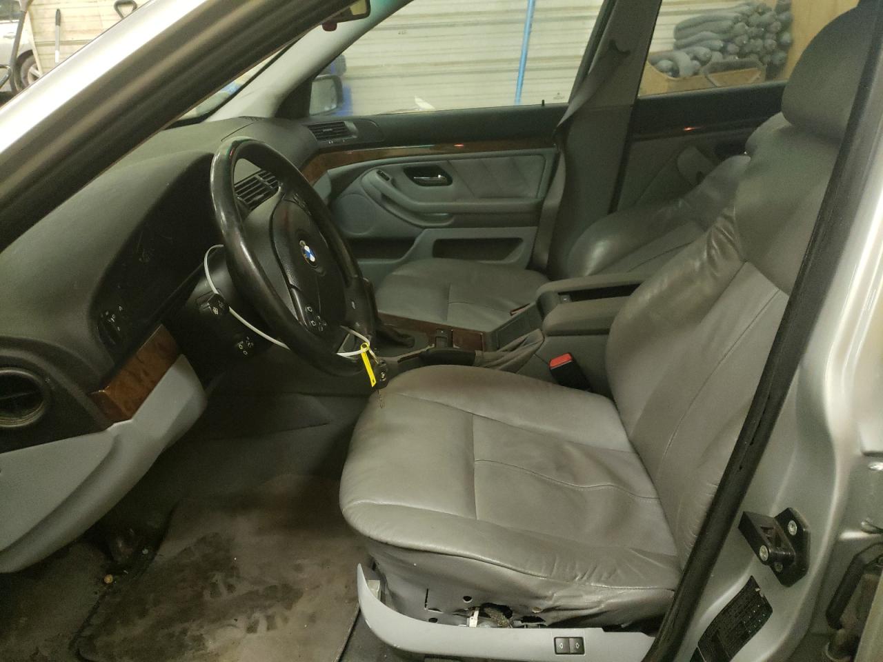 Photo 5 from auction – 2000 BMW 540 I AUTO with VIN WBADN6348YGM69356