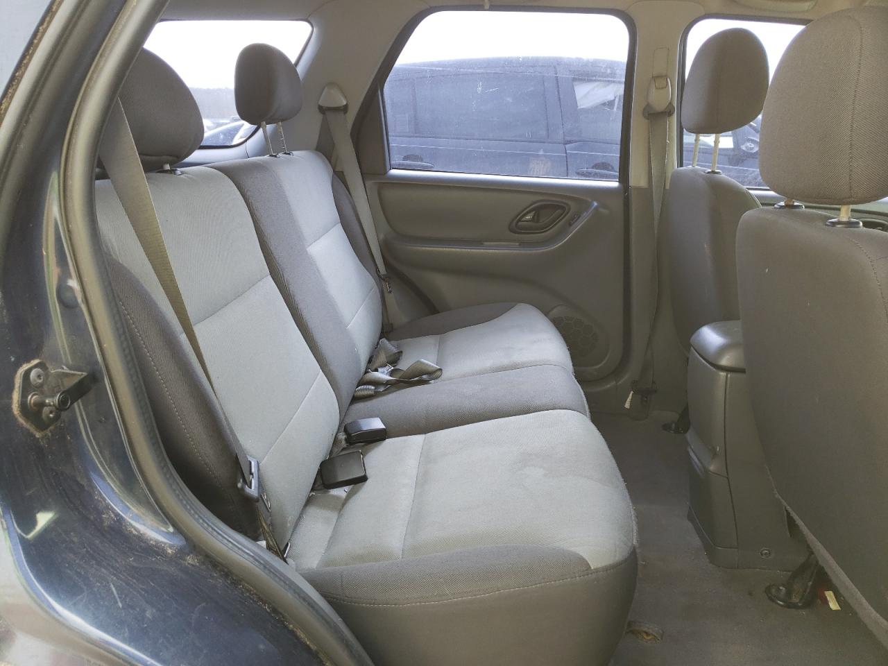 Photo 6 from auction – 2003 FORD ESCAPE XLS with VIN 1FMYU02153KA11822