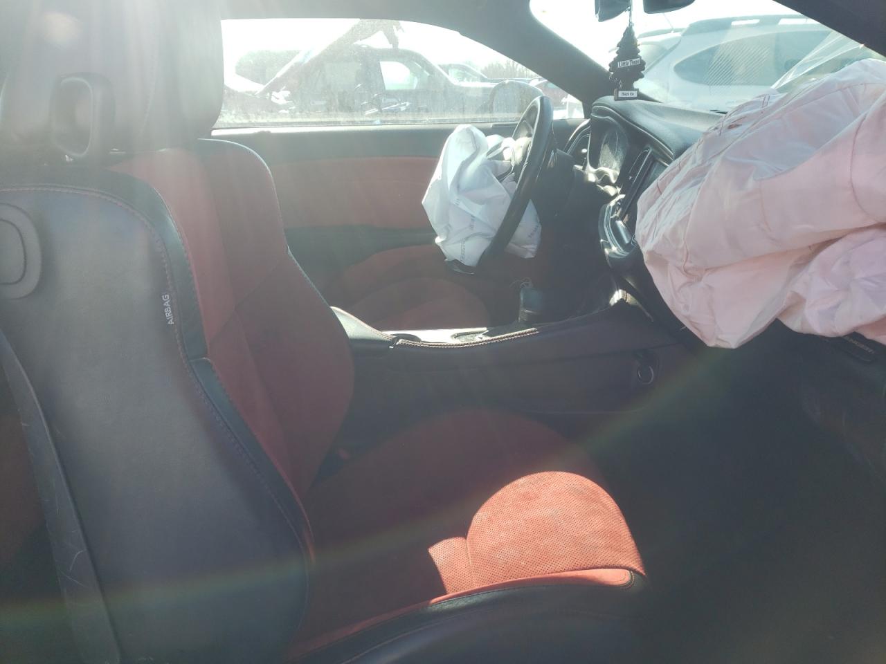 Photo 5 from auction – 2019 DODGE CHALLENGER with VIN 2C3CDZKG3KH659807