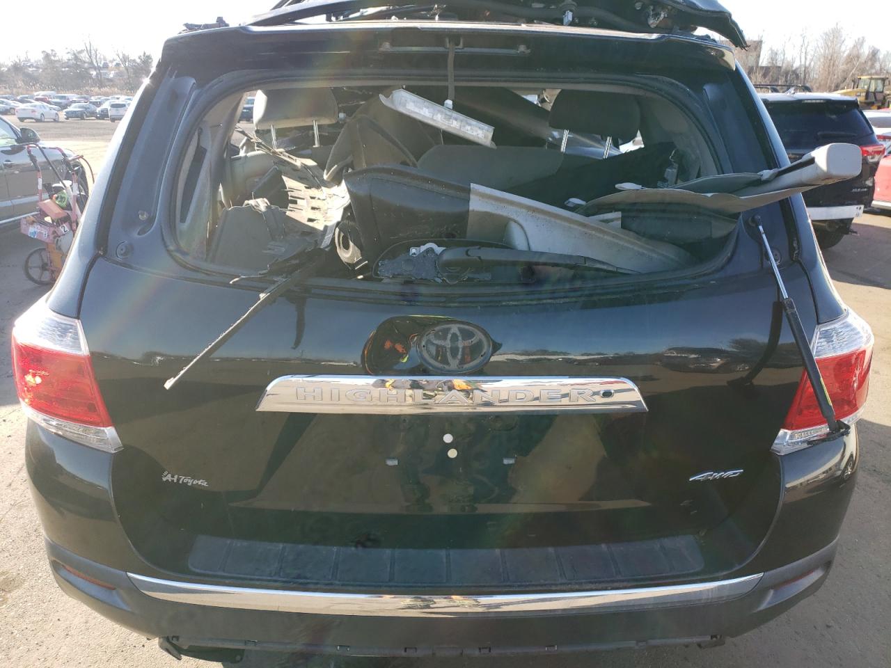 Photo 10 from auction – 2011 TOYOTA HIGHLANDER with VIN 5TDBK3EH8BS056190