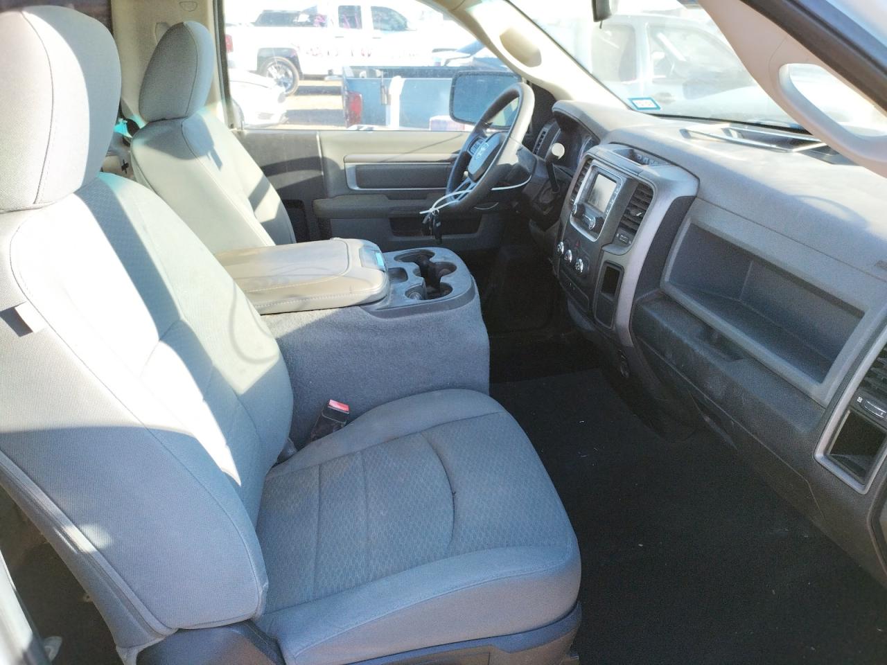 Photo 5 from auction – 2013 RAM 1500 with VIN 3C6JR6AT3DG569715