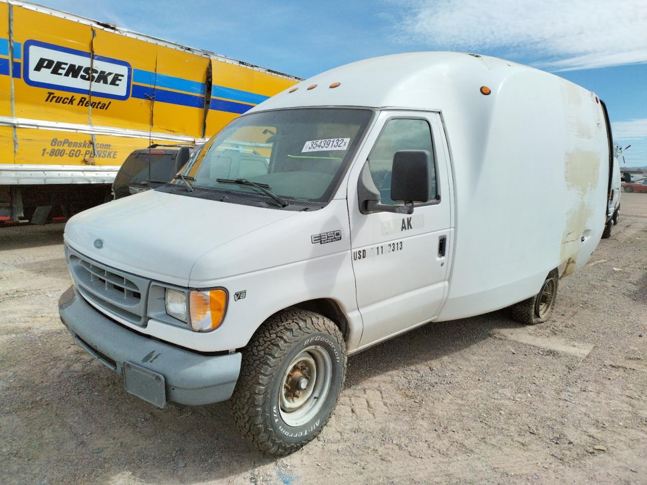 Photo 2 from auction – 2000 FORD ECONOLINE with VIN 1FDSE35L0YHB64825