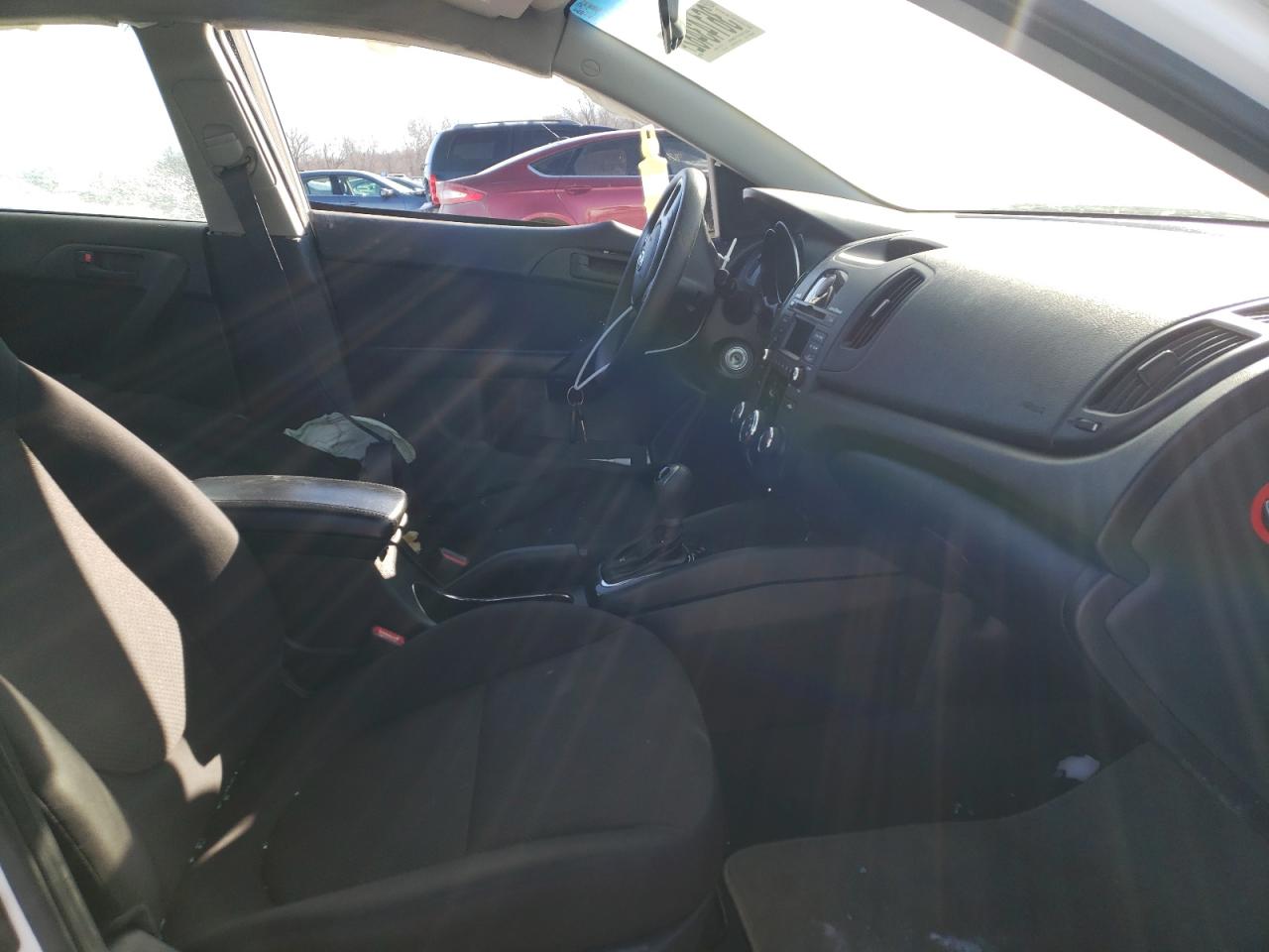 Фото 5 с аукциона – 2012 KIA FORTE EX с VIN KNAFU4A25C5555875