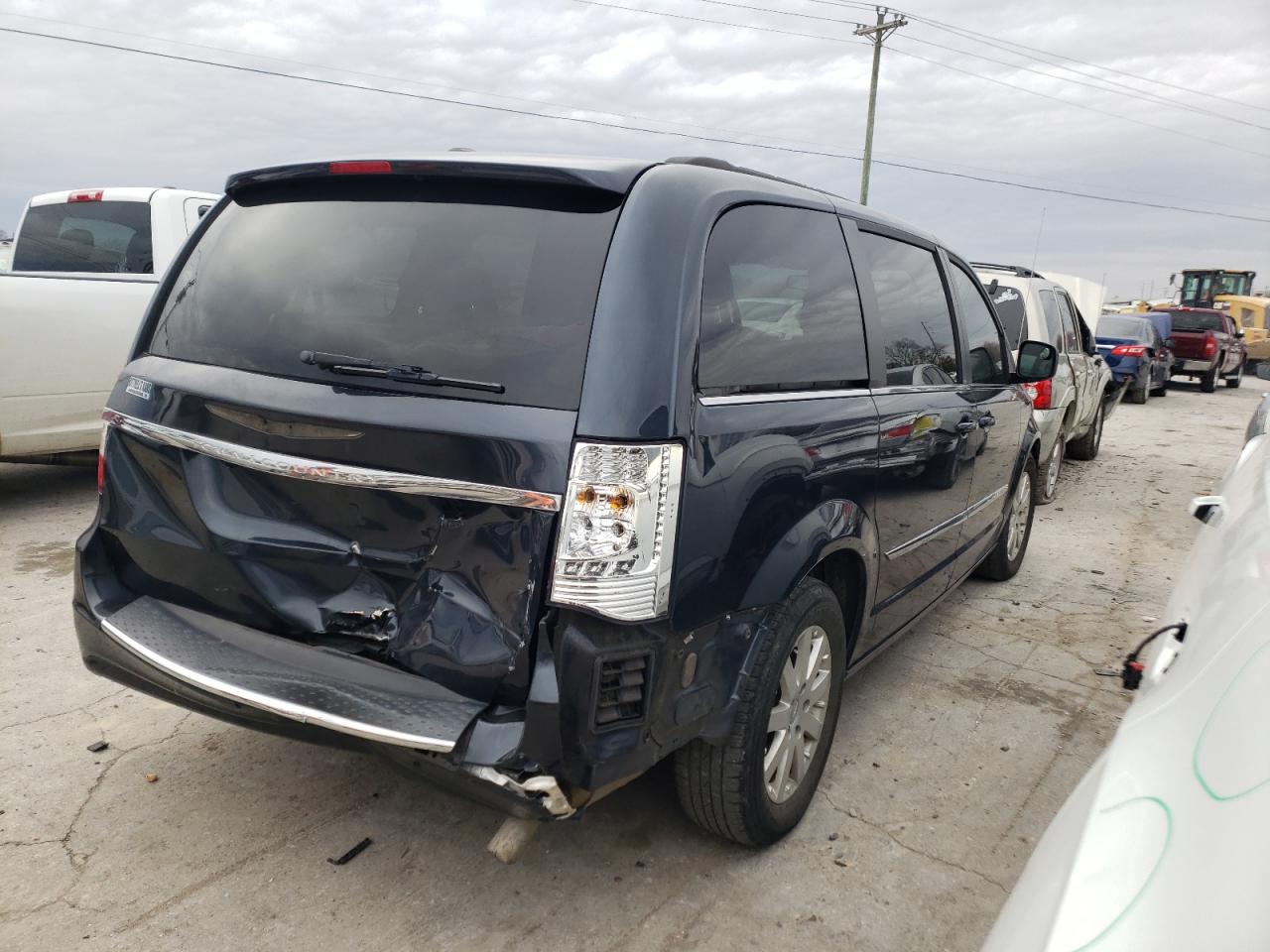 Photo 4 from auction – 2013 CHRYSLER TOWN & COU with VIN 2C4RC1BG1DR661269