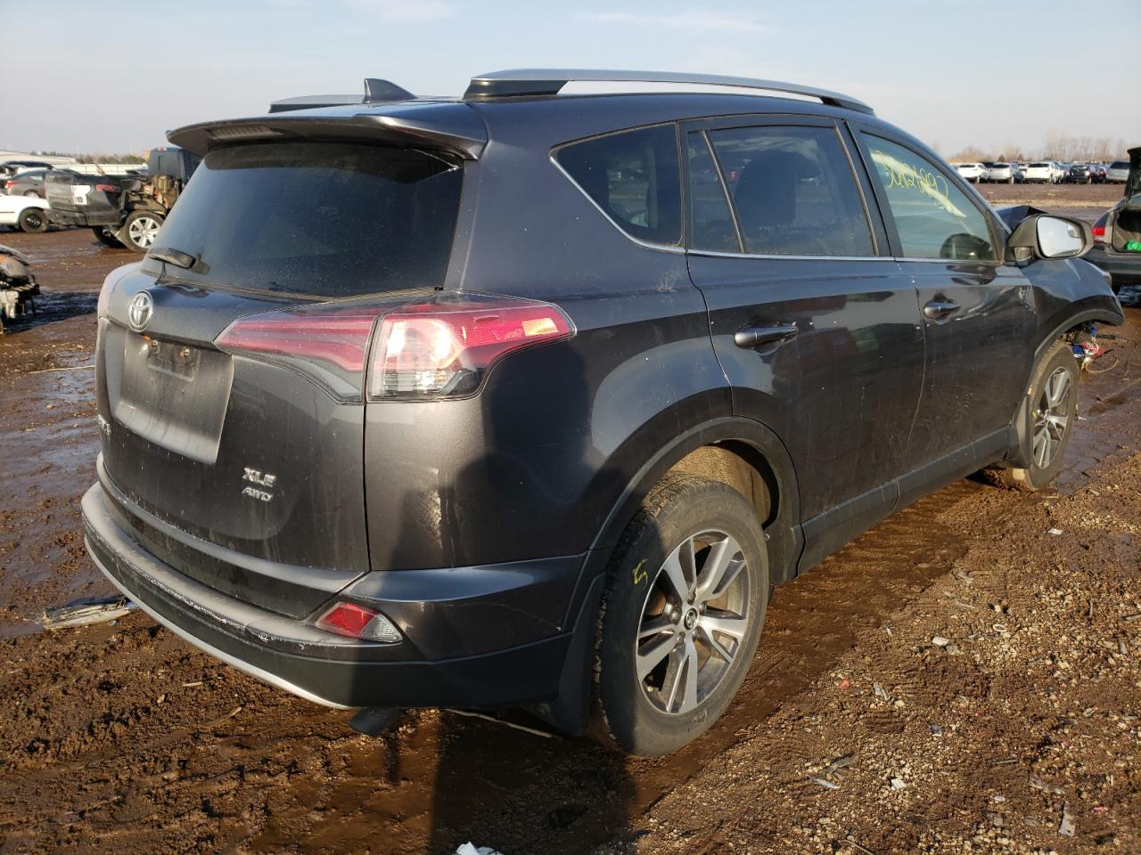 Photo 4 from auction – 2017 TOYOTA RAV4 XLE with VIN JTMRFREV0HJ131790