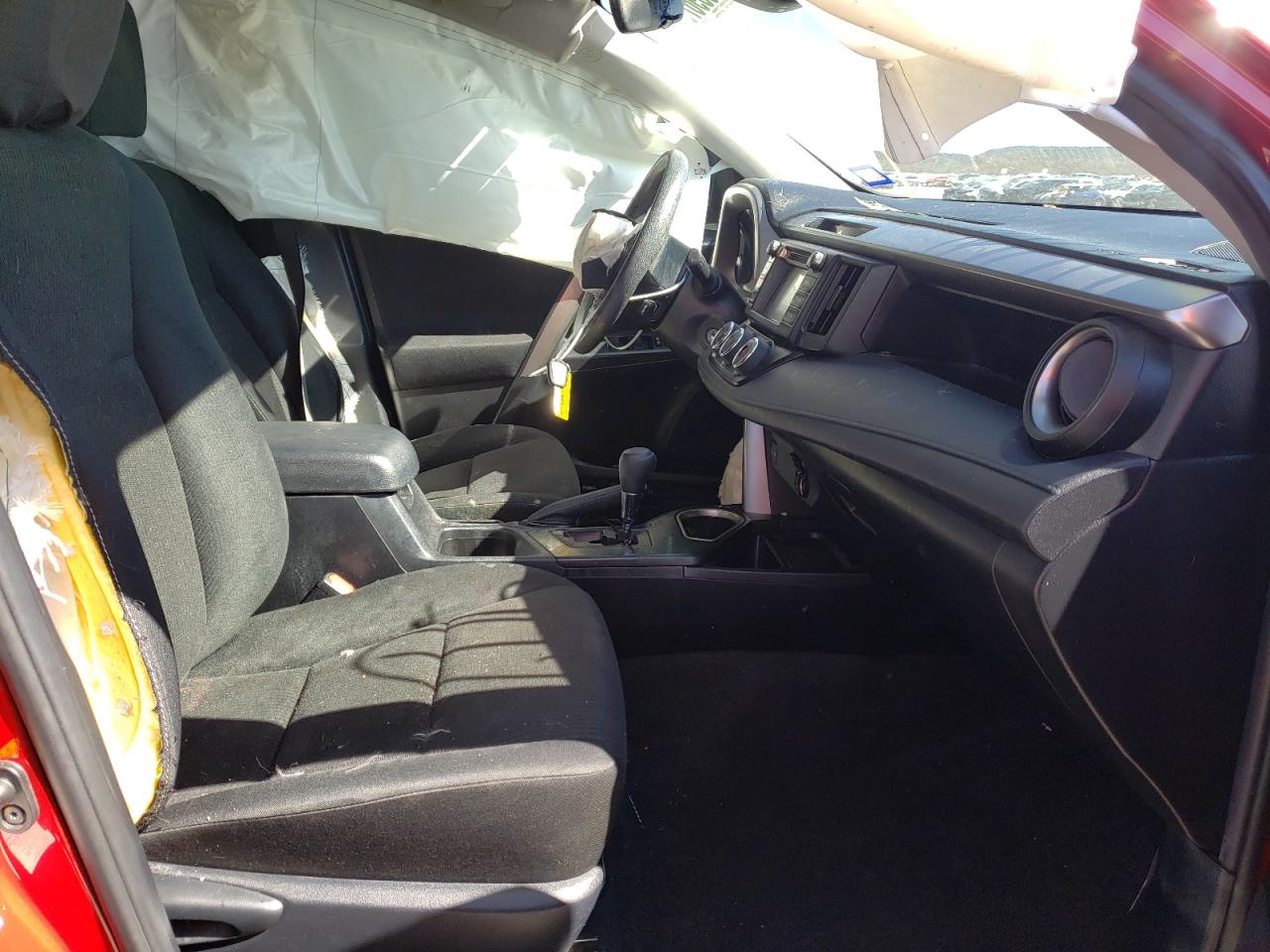 Photo 5 from auction – 2017 TOYOTA RAV4 LE with VIN JTMZFREV2HJ128115