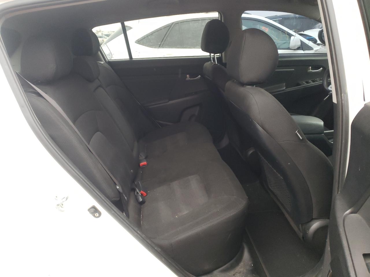Photo 6 from auction – 2012 KIA SPORTAGE L with VIN KNDPBCA22C7273706