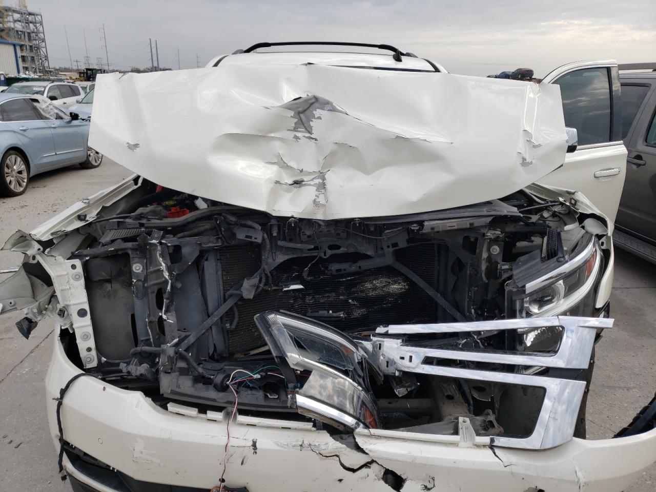 Photo 7 from auction – 2015 CHEVROLET SUBURBAN C with VIN 1GNSCKKC5FR170241