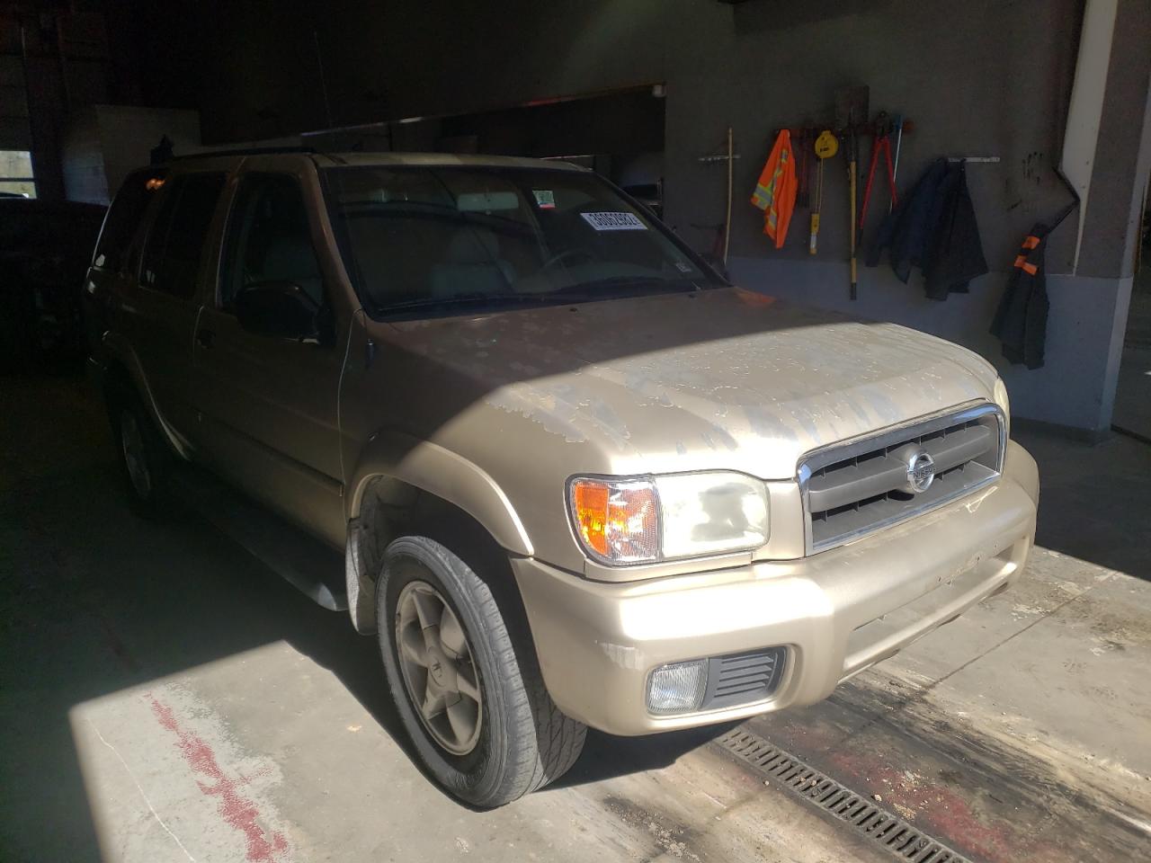 NISSAN PATHFINDER 2002 with VIN JN8DR09Y32W724916 - Photo from auction