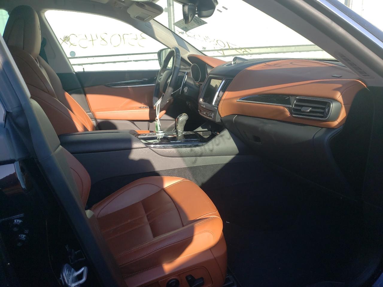 Photo 5 from auction – 2017 MASERATI LEVANTE SP with VIN ZN661XUS6HX237296
