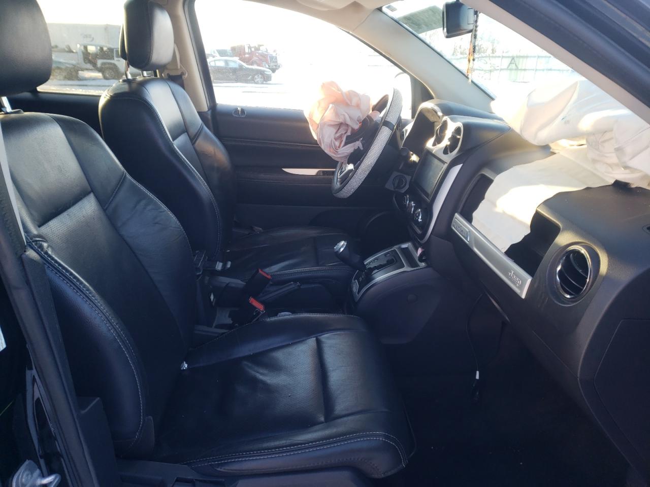 Photo 5 from auction – 2016 JEEP COMPASS LA with VIN 1C4NJCEA6GD801704