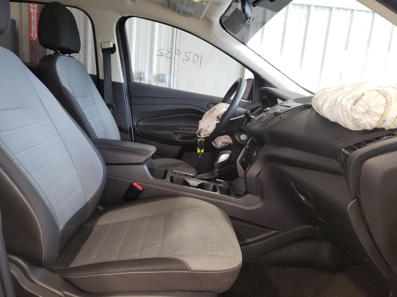 Photo 5 from auction – 2017 FORD ESCAPE S with VIN 1FMCU0F74HUB57312