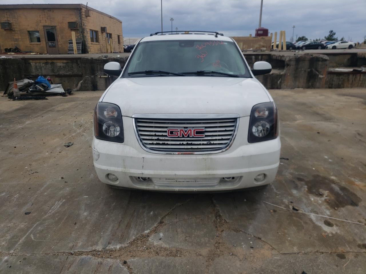 Photo 10 from auction – 2008 GMC YUKON with VIN 1GKFC13048R111441