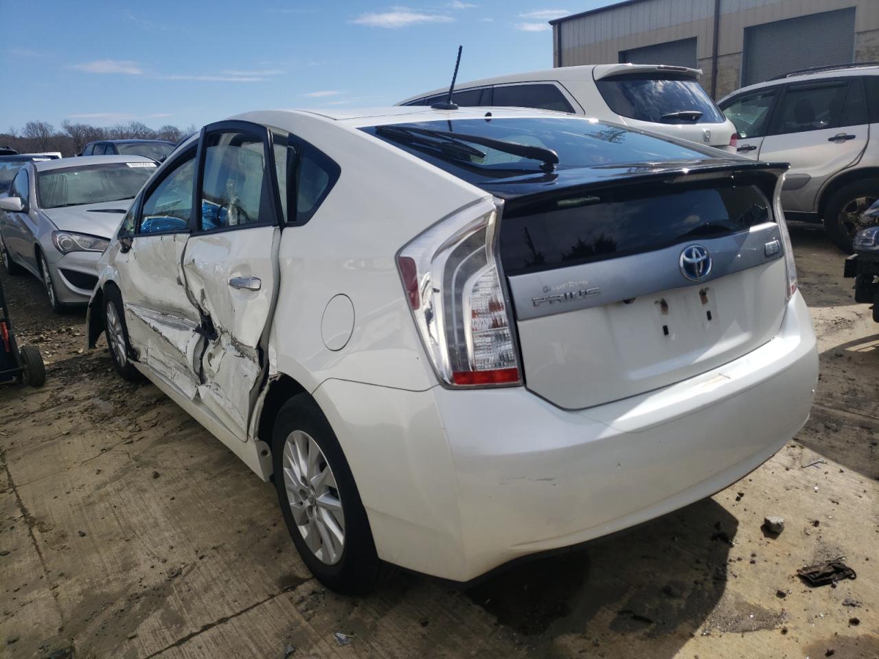 Photo 3 from auction – 2014 TOYOTA PRIUS PLUG with VIN JTDKN3DP6E3058090