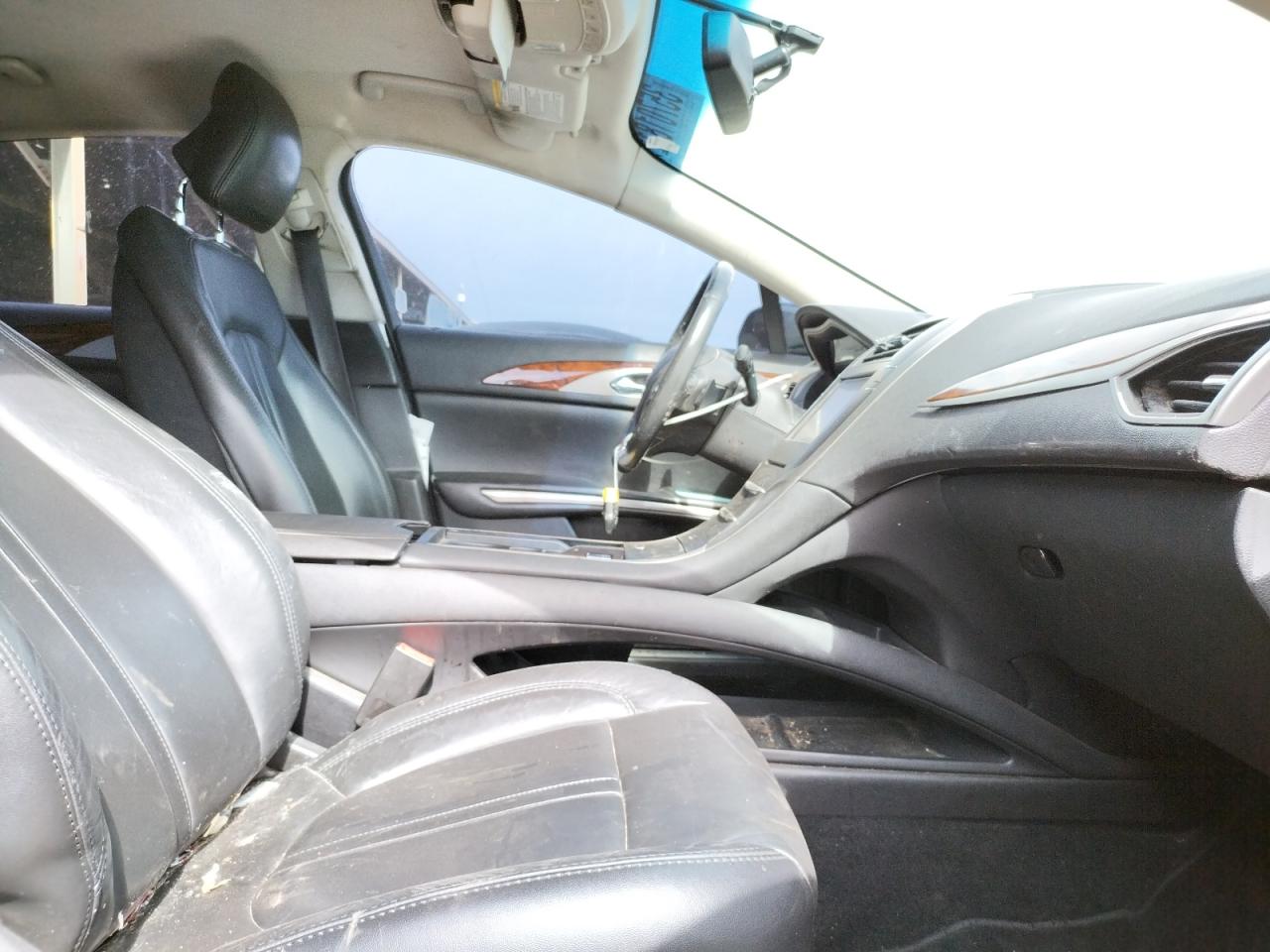 Photo 5 from auction – 2014 LINCOLN MKZ with VIN 3LN6L2GK0ER802099