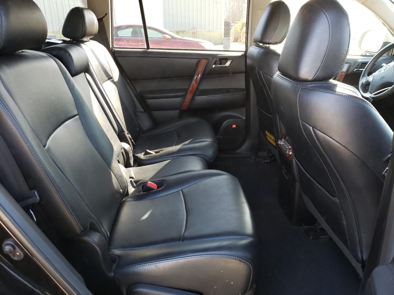 Photo 6 from auction – 2013 TOYOTA HIGHLANDER with VIN 5TDDK3EH1DS273334