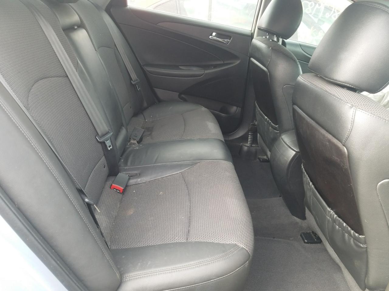 Фото 5 с аукциона – 2012 HYUNDAI SONATA SE с VIN 5NPEC4AC0CH336171