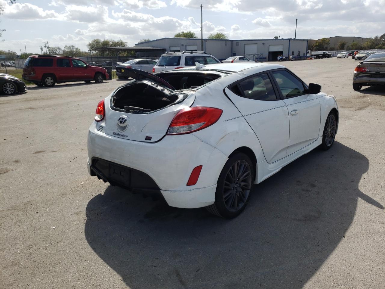 Photo 4 from auction – 2013 HYUNDAI VELOSTER with VIN KMHTC6ADXDU138003
