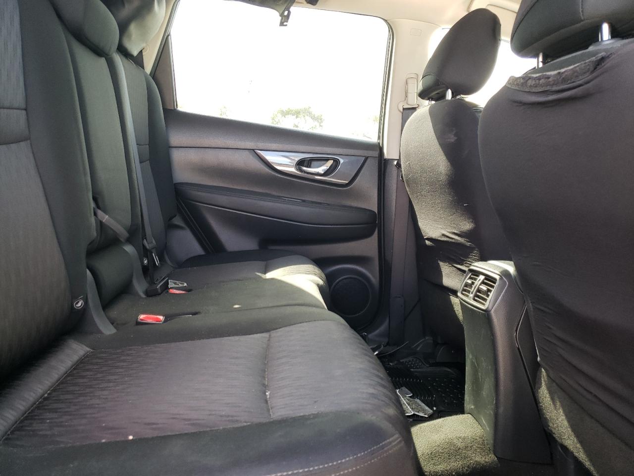 Photo 6 from auction – 2017 NISSAN ROGUE S with VIN KNMAT2MT9HP586745