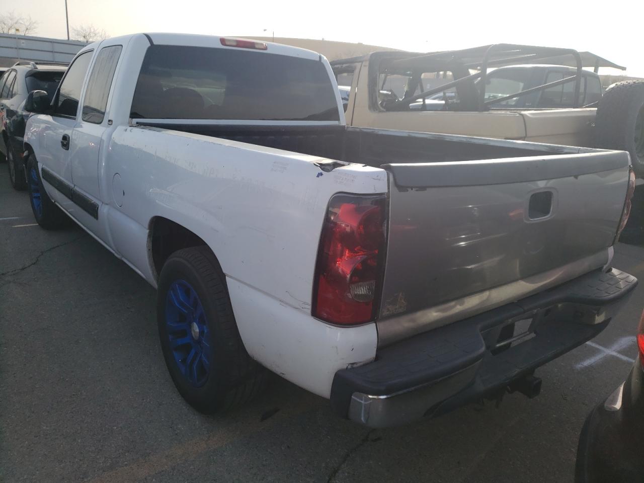Photo 3 from auction – 2006 CHEVROLET SILVERADO with VIN 1GCEC19V26Z135874