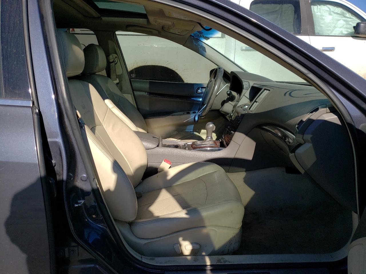 Photo 5 from auction – 2010 INFINITI G37 BASE with VIN JN1CV6AP1AM200637