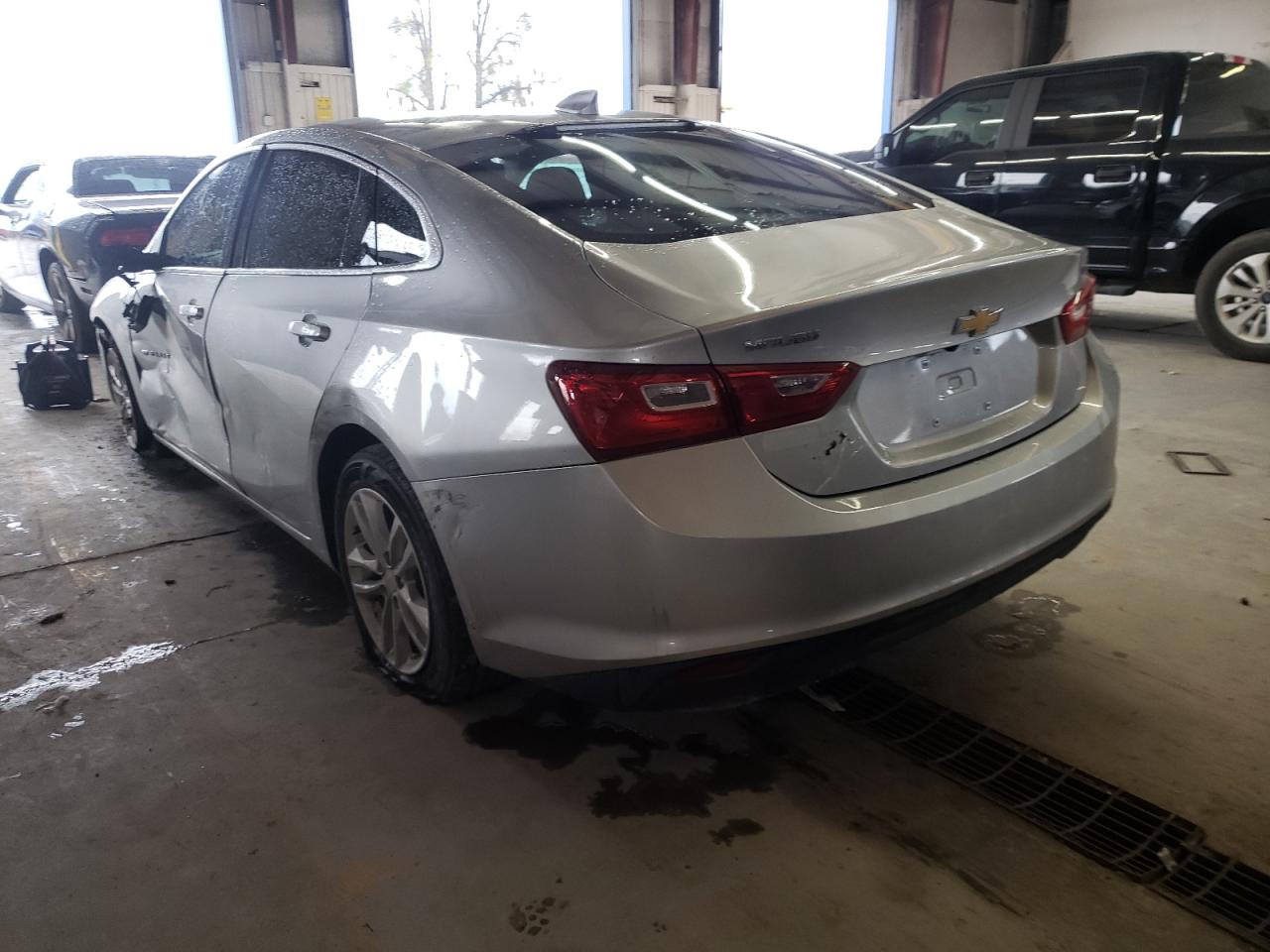 Photo 3 from auction – 2018 CHEVROLET MALIBU LT with VIN 1G1ZD5ST7JF182142