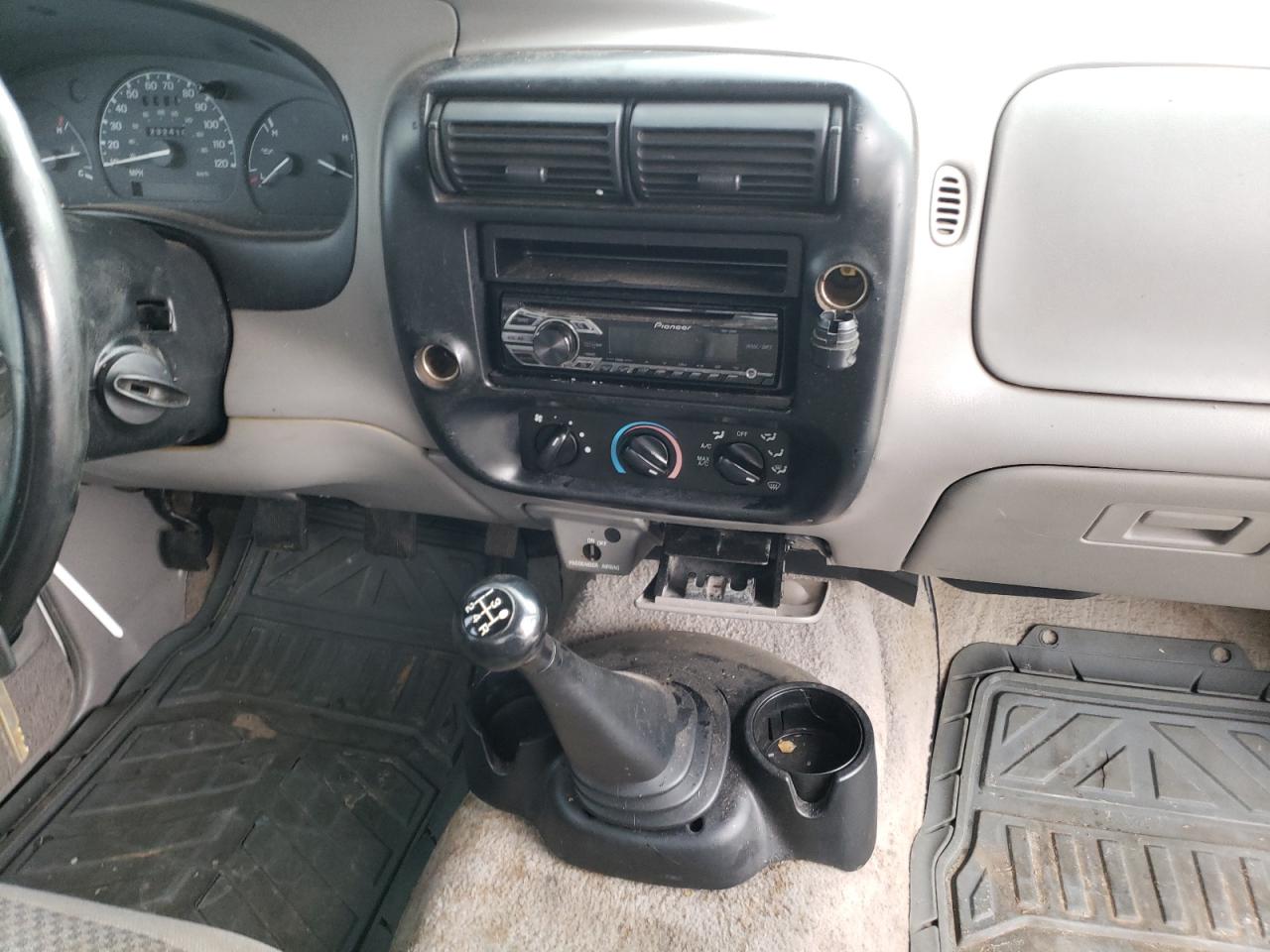 Photo 9 from auction – 1998 FORD RANGER with VIN 1FTYR10C9WTA20828