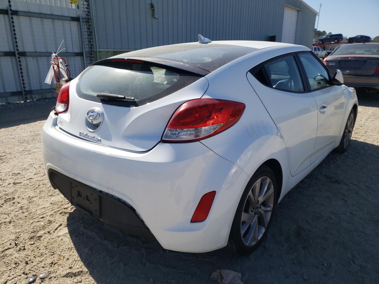 Photo 4 from auction – 2017 HYUNDAI VELOSTER with VIN KMHTC6AD5HU310735