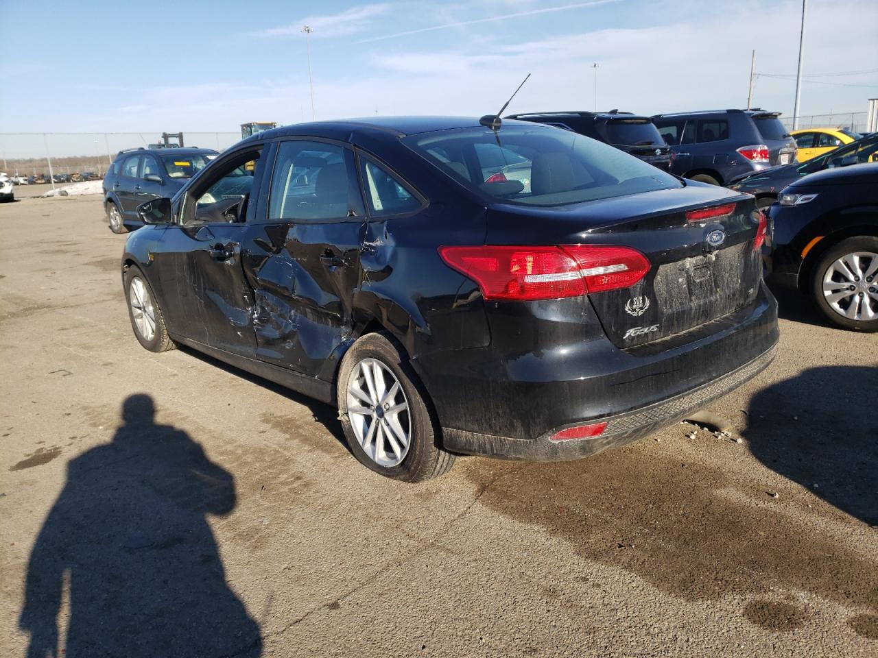 Photo 3 from auction – 2017 FORD FOCUS SE with VIN 1FADP3F23HL346860