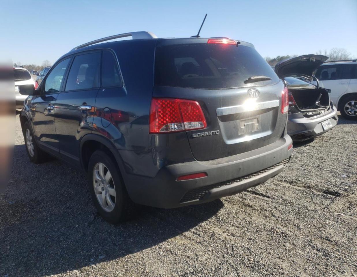 Photo 3 from auction – 2011 KIA SORENTO BA with VIN 5XYKT4A11BG011228