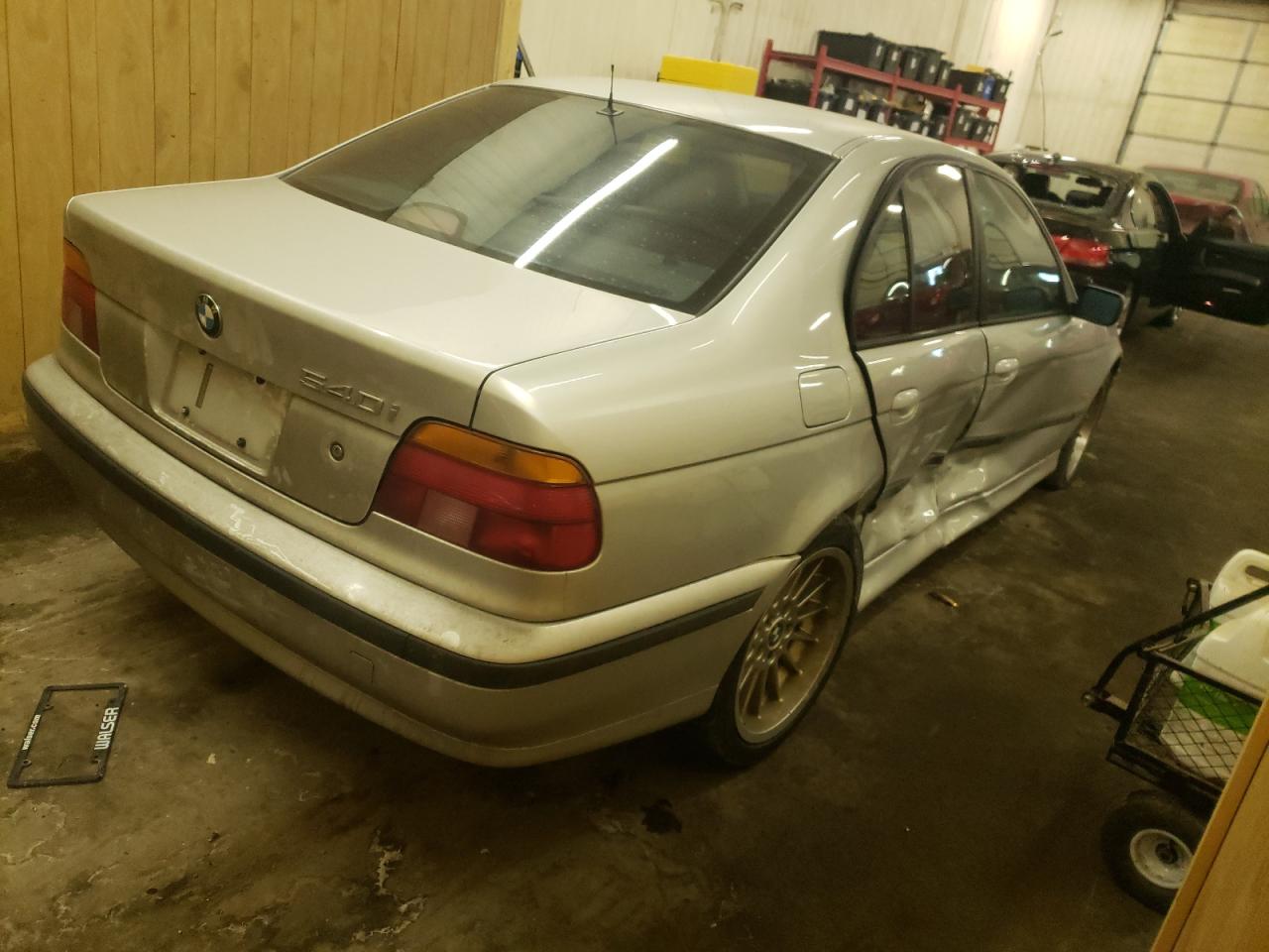Photo 4 from auction – 2000 BMW 540 I AUTO with VIN WBADN6348YGM69356