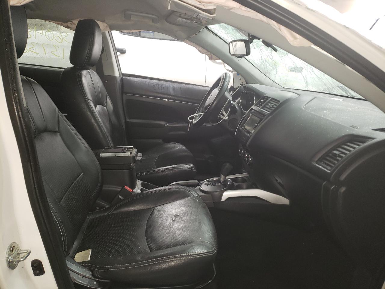 Photo 5 from auction – 2014 MITSUBISHI OUTLANDER with VIN 4A4AR4AUXEE024859