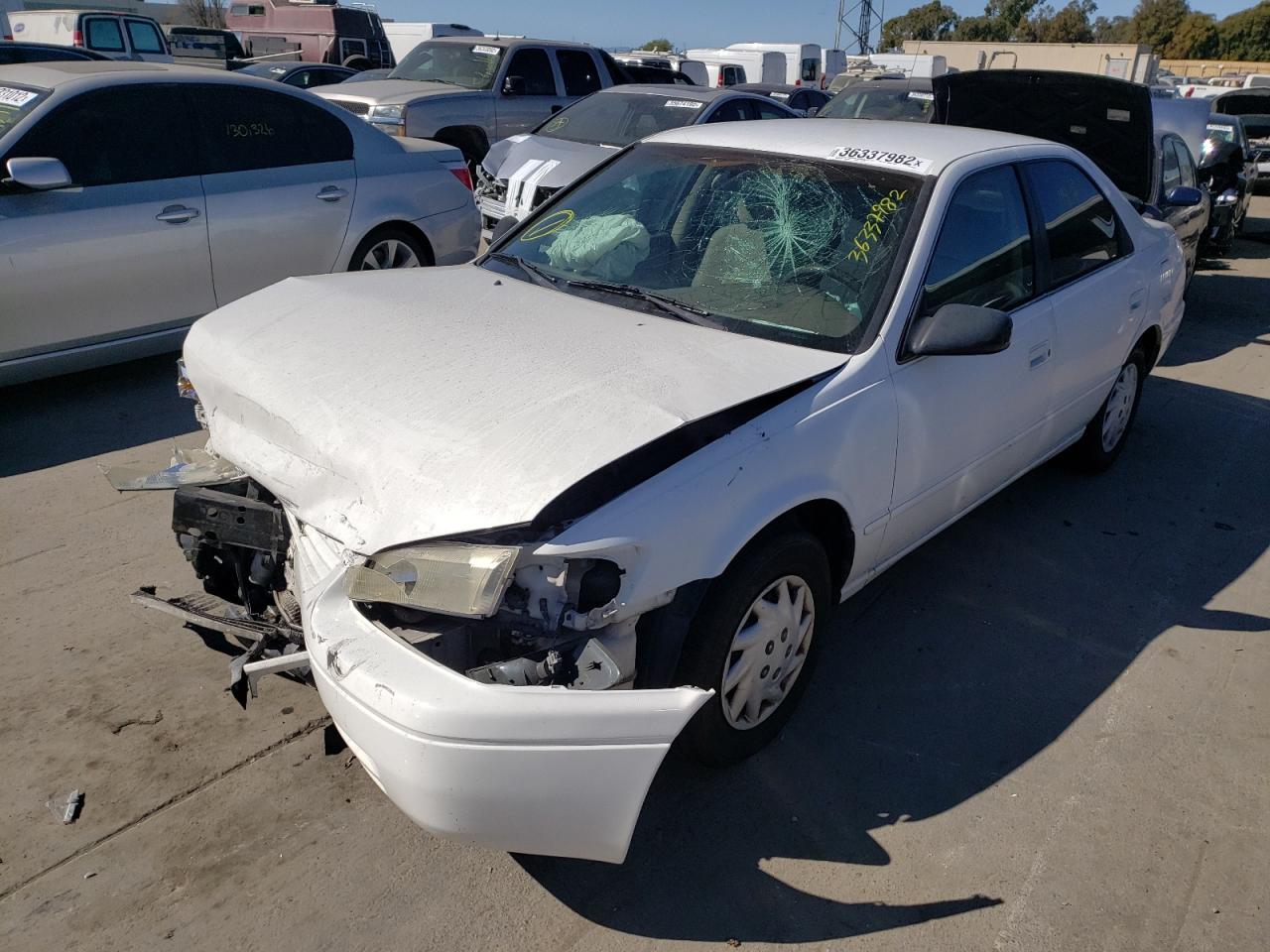 Photo 2 from auction – 1997 TOYOTA CAMRY CE with VIN 4T1BG22K6VU087980