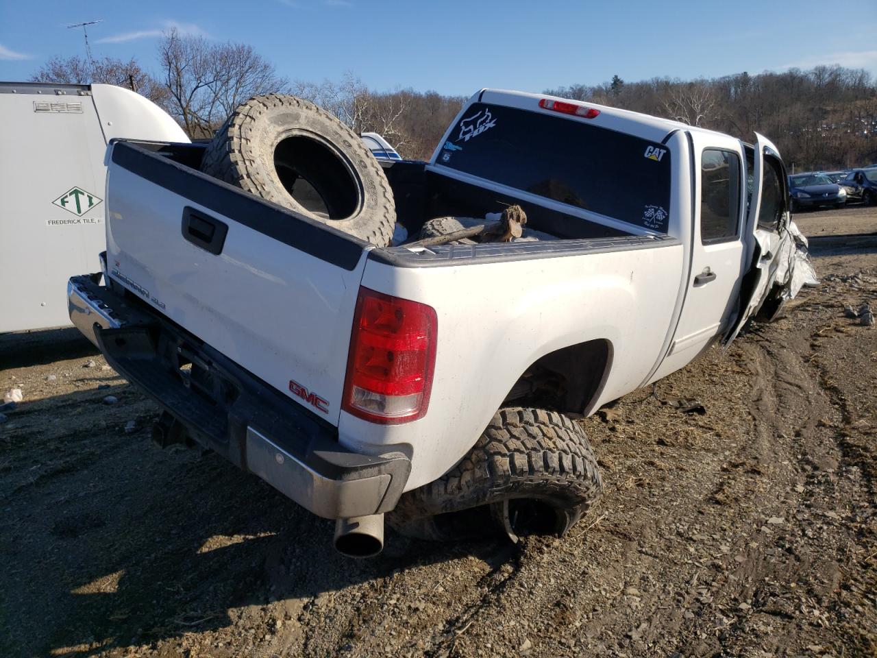 Photo 4 from auction – 2011 GMC SIERRA K25 with VIN 1GT120C83BF141578