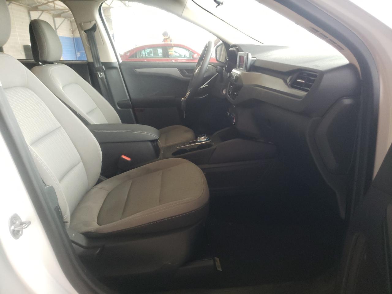 Photo 5 from auction – 2020 FORD ESCAPE S with VIN 1FMCU0F61LUA22255