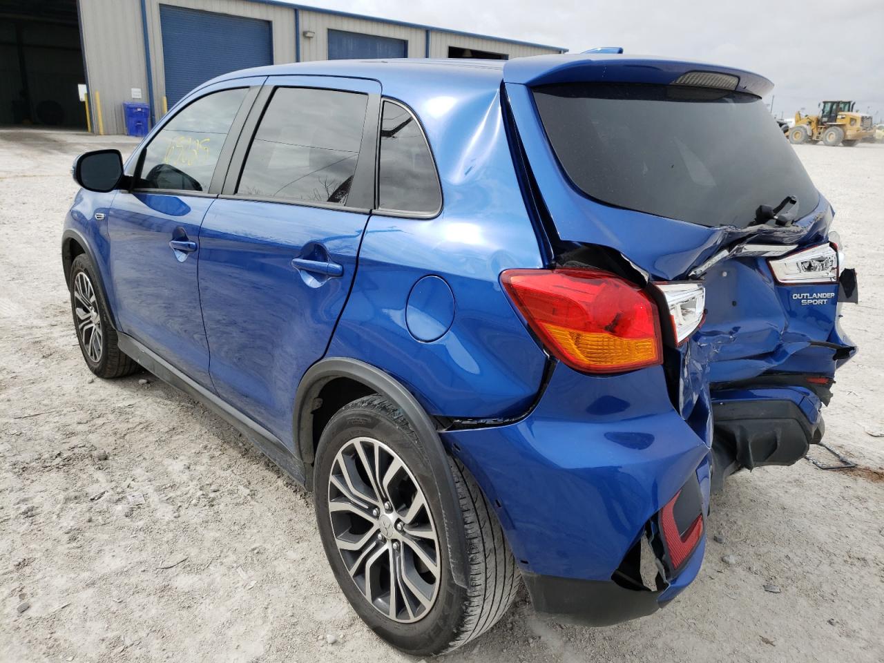 Photo 3 from auction – 2019 MITSUBISHI OUTLANDER with VIN JA4AP3AU1KU010657