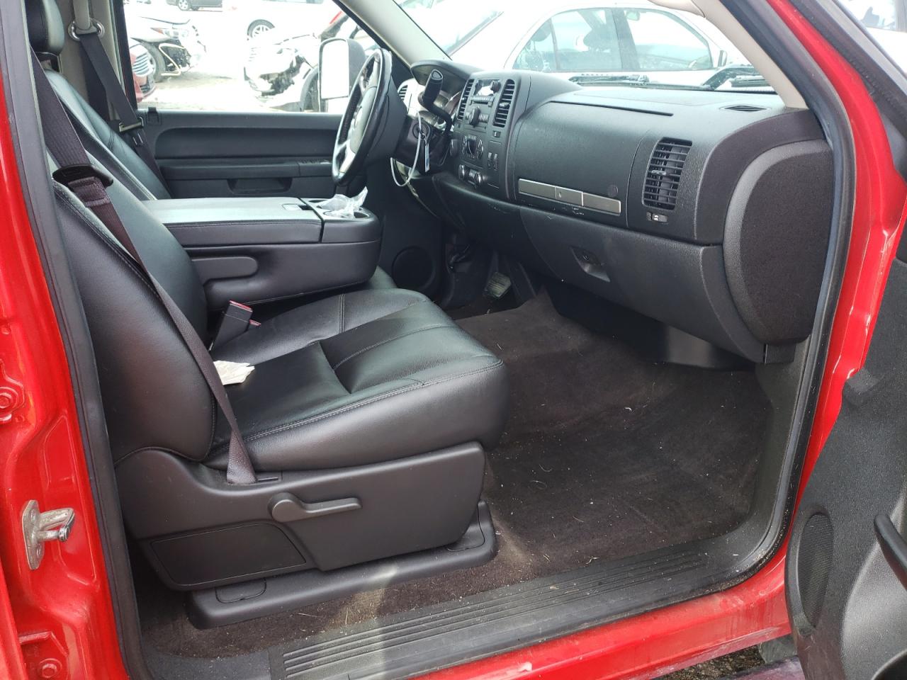 Photo 5 from auction – 2013 CHEVROLET SILVERADO with VIN 1GC4K0C82DF184731