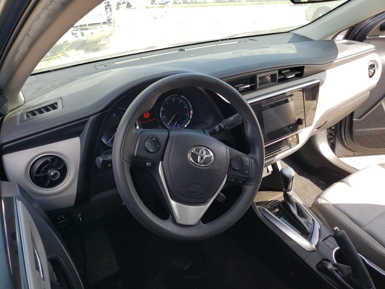 Photo 9 from auction – 2018 TOYOTA COROLLA L with VIN 5YFBURHE2JP823036
