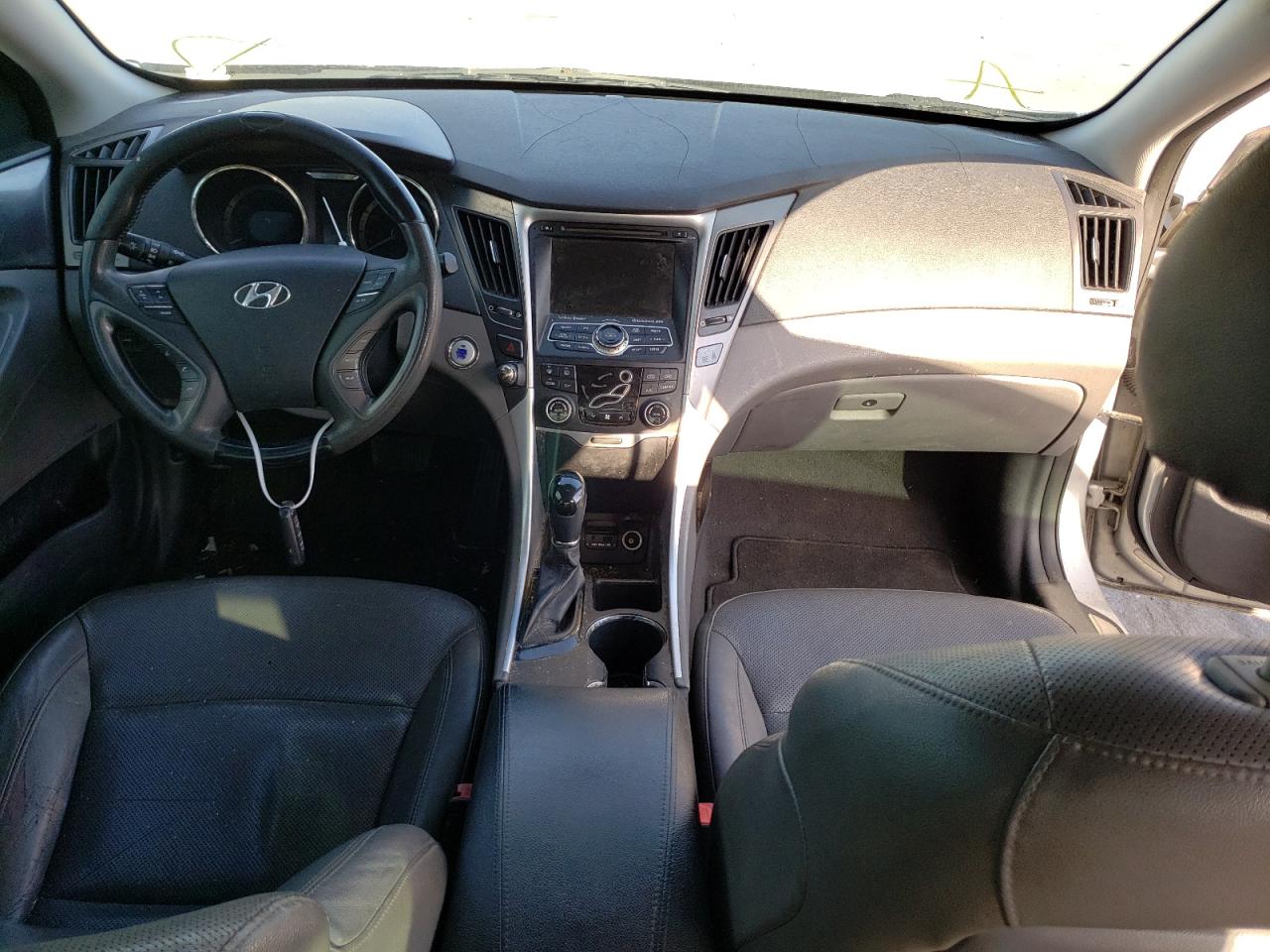 Photo 9 from auction – 2011 HYUNDAI SONATA HYB with VIN KMHEC4A48BA018941