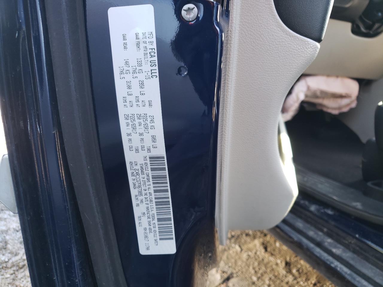 Photo 10 from auction – 2015 CHRYSLER TOWN & COU with VIN 2C4RC1CG7FR673895