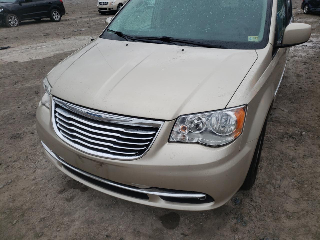 Photo 9 from auction – 2015 CHRYSLER TOWN & COU with VIN 2C4RC1BG3FR602002