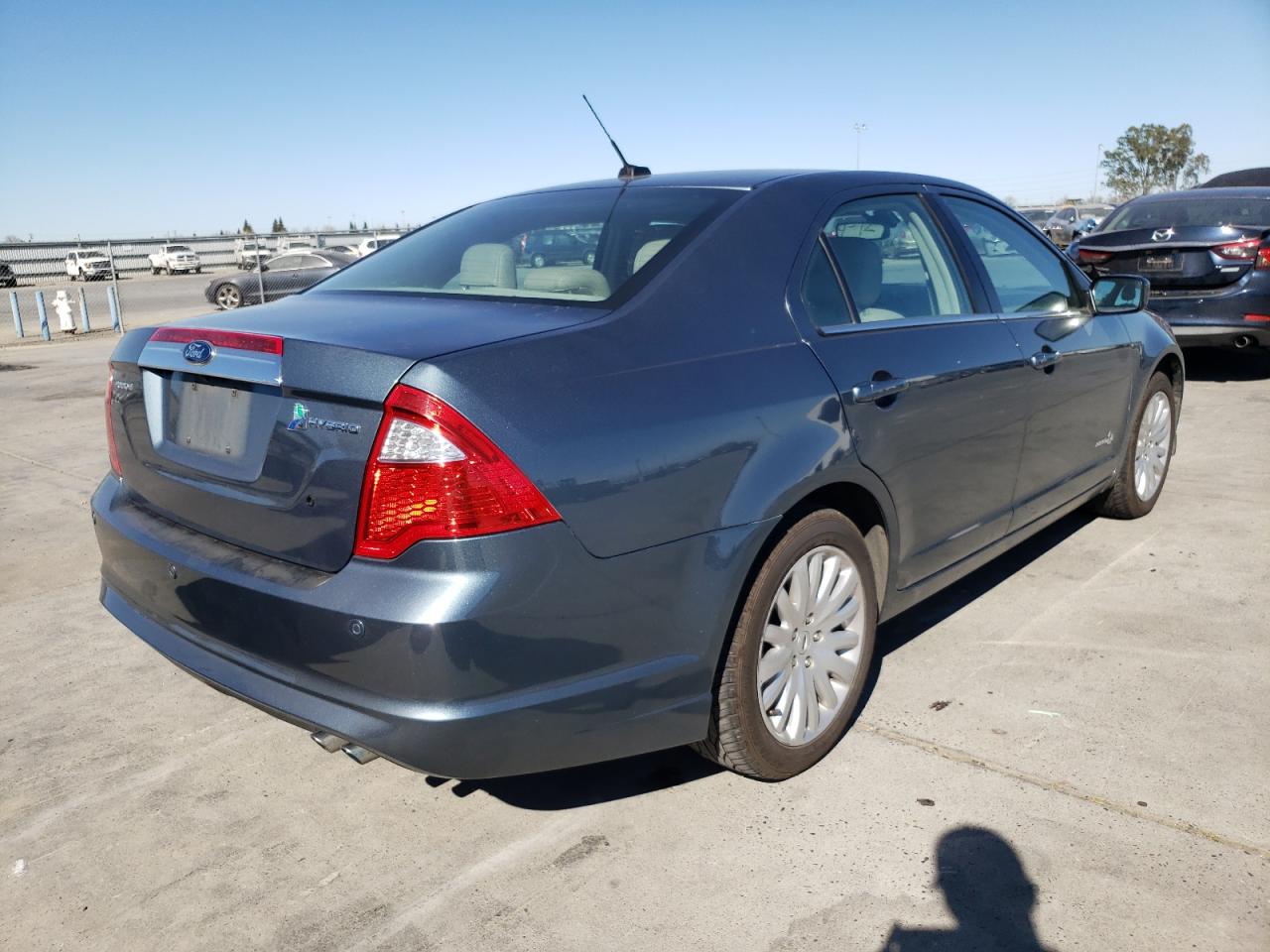 Photo 4 from auction – 2012 FORD FUSION HYB with VIN 3FADP0L37CR439712