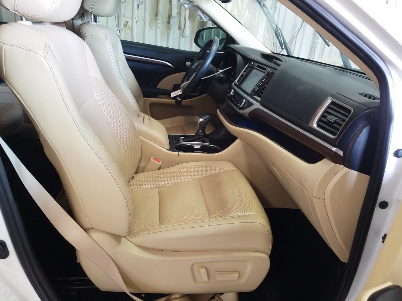 Photo 5 from auction – 2015 TOYOTA HIGHLANDER with VIN 5TDYKRFH2FS107832