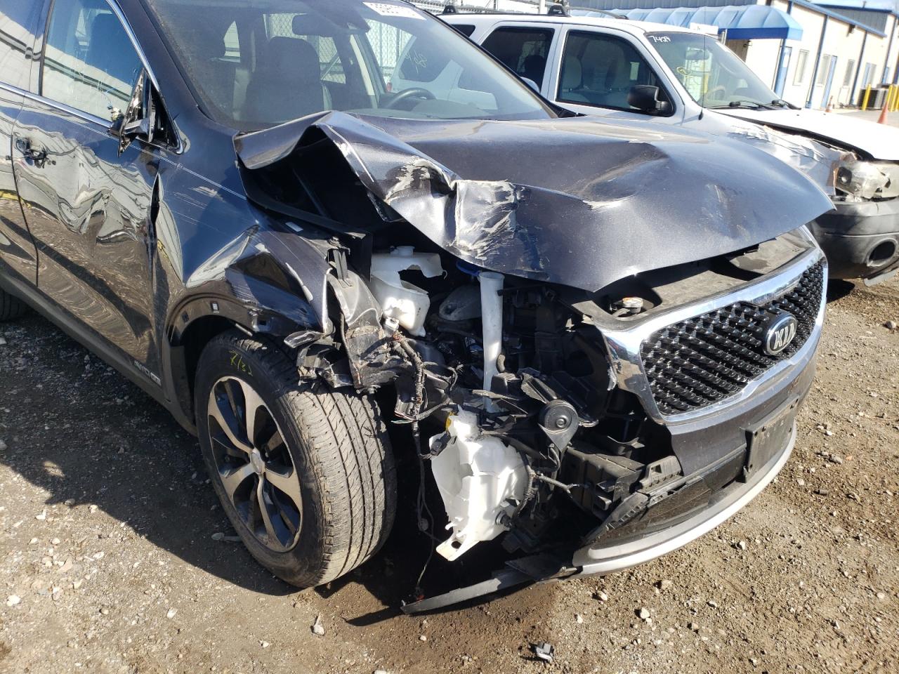 Photo 9 from auction – 2017 KIA SORENTO EX with VIN 5XYPHDA56HG323788